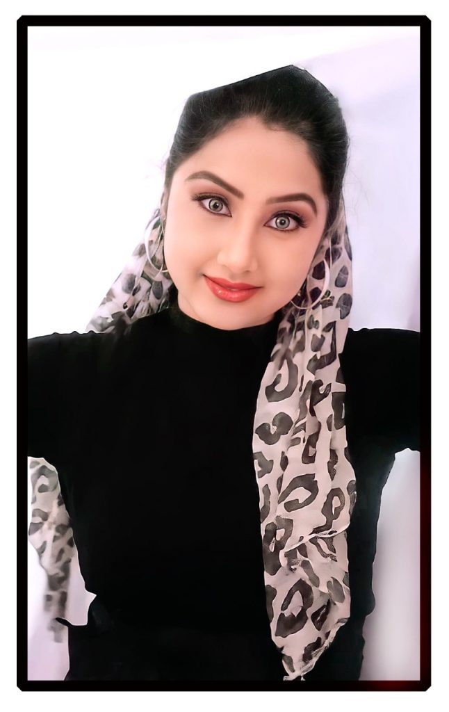 Divya Bharti की ‘हमशक्ल’ Manju Thapa जल्द करेंगी बॉलीवुड में एंट्री 2 divya bharti7