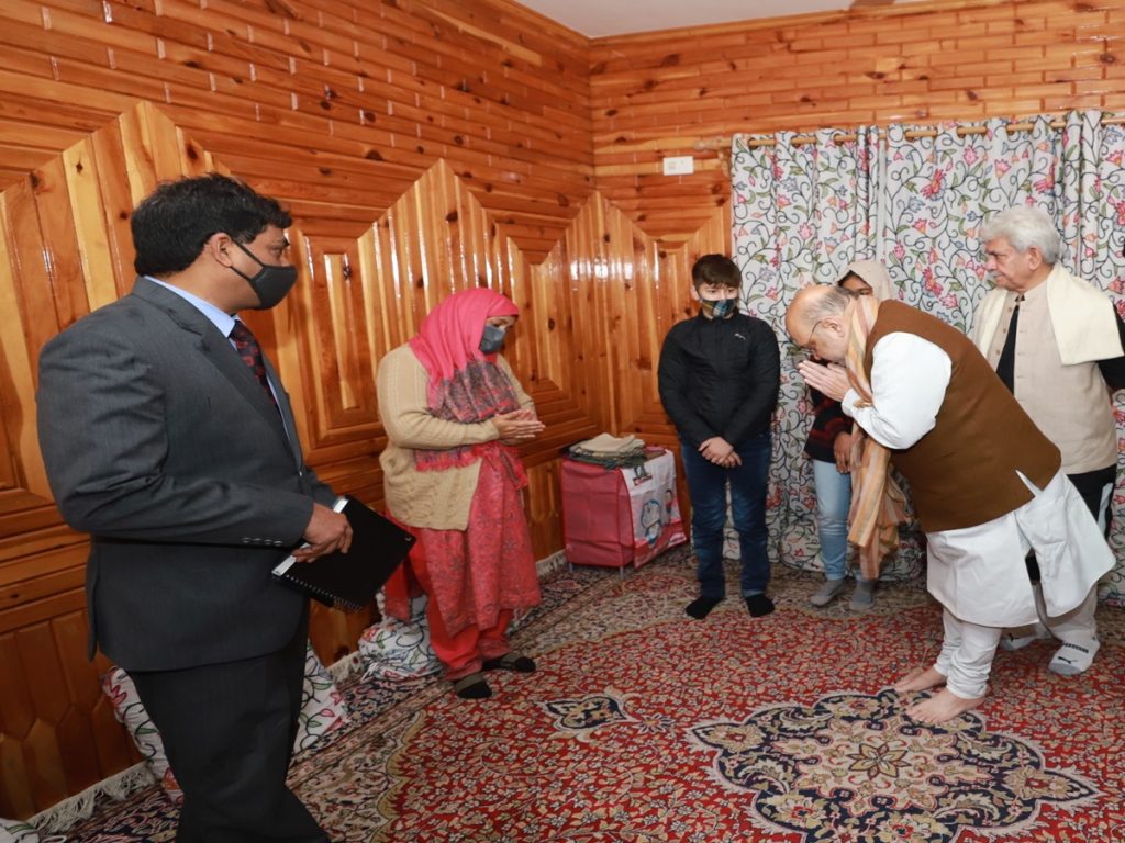सुकेश चंद्रशेखर से जुड़े मामले में जैकलीन ने ED के सामने दिए बयान, जांच में कर रही हैं सहयोग: अभिनेत्री के प्रवक्ता, पढ़ें 23 अक्टूबर की सभी बड़ी खबरें... 12 amit shah kashmir 1