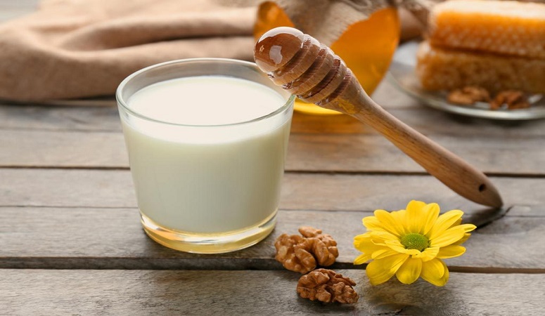 Healthy Lifestyle: यह हैं दूध में शहद मिलाकर पीने के चमत्कारी फायदे 1 620552810 H 1024x700 1