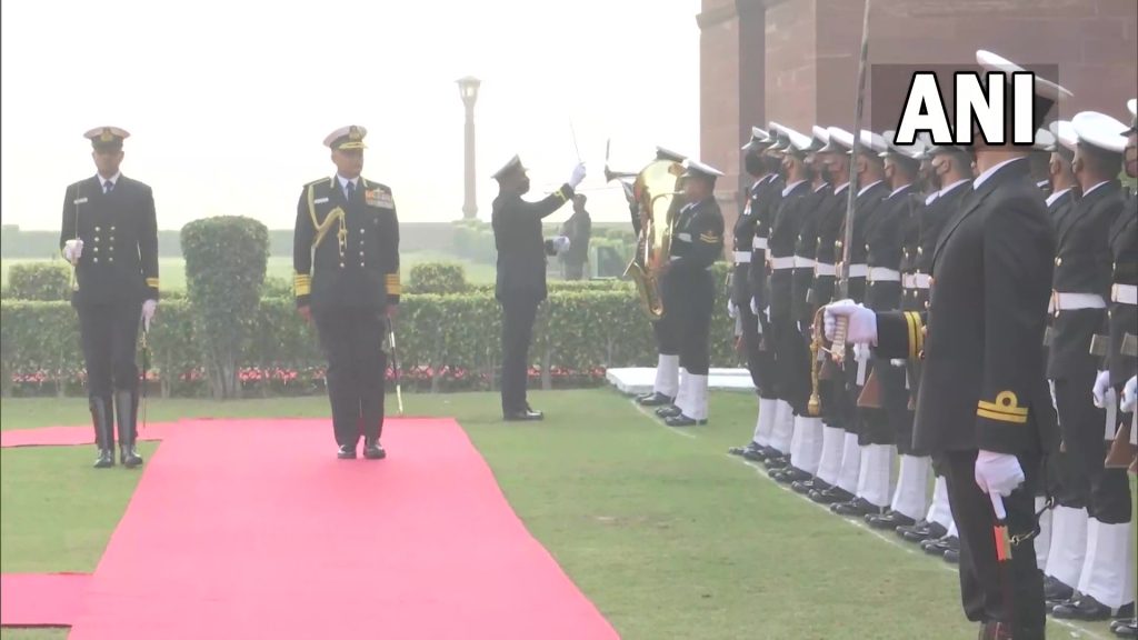 Admiral R Hari Kumar ने संभाला Navy Chief का पद 2 2 11