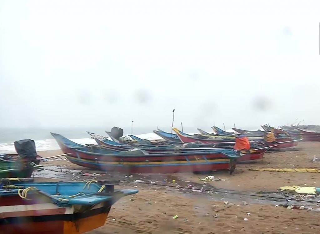 Cyclone Jawad ओडिशा और आंध्र प्रदेश के तटों से टकरा सकता है, 100 किलोमीटर प्रति घंटा की रफ्तार से चल सकती हैं हवाएं 1 2 3